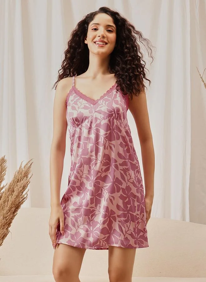 كلوفيا قميص نوم ساتان بطبعة زهور